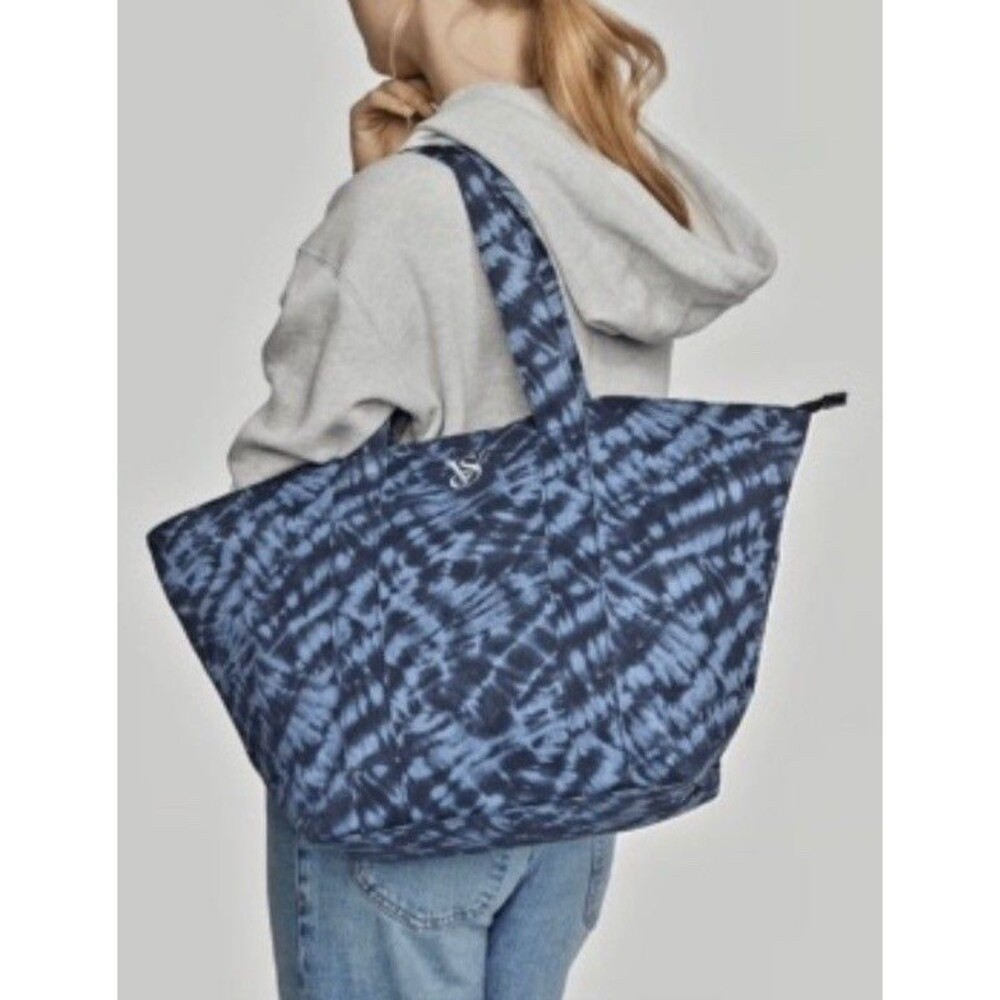 VICTORIA SECRET TOTE BAG Embroidered Logo Inside Lining Blue SZ OZ